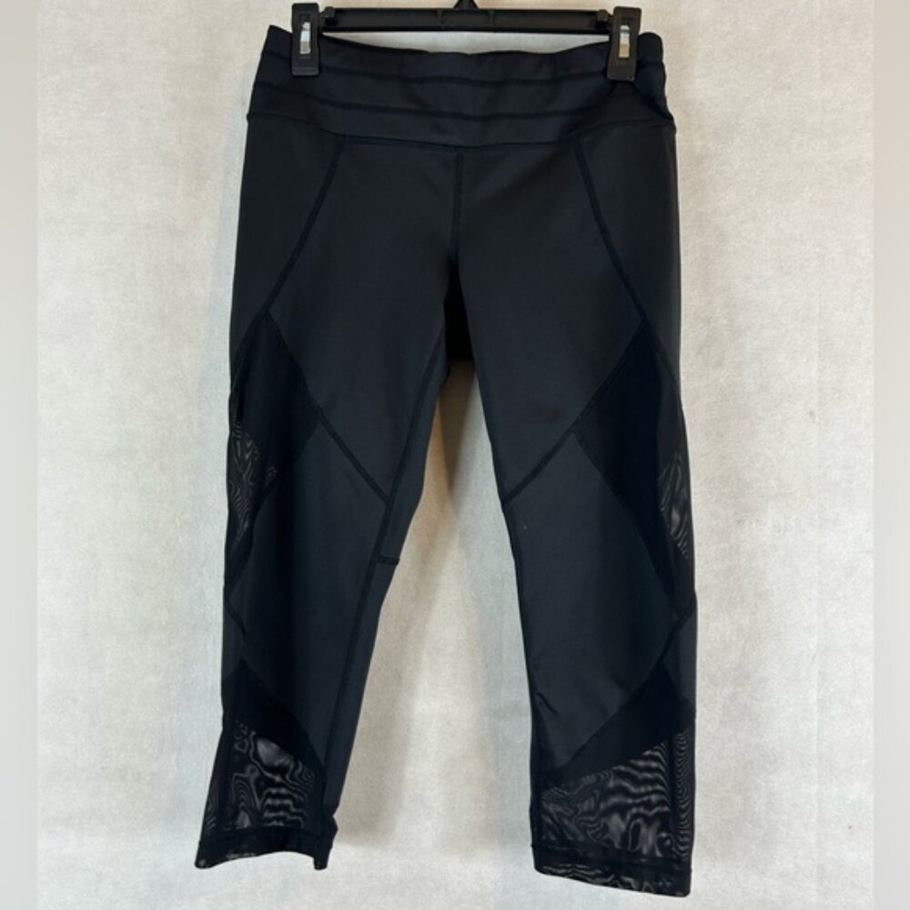 Athleta Women's Capri Activewear Gym Cropped Leggings Black Mesh Size M